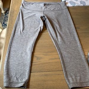 Lululemon size 10 crop leggings.
